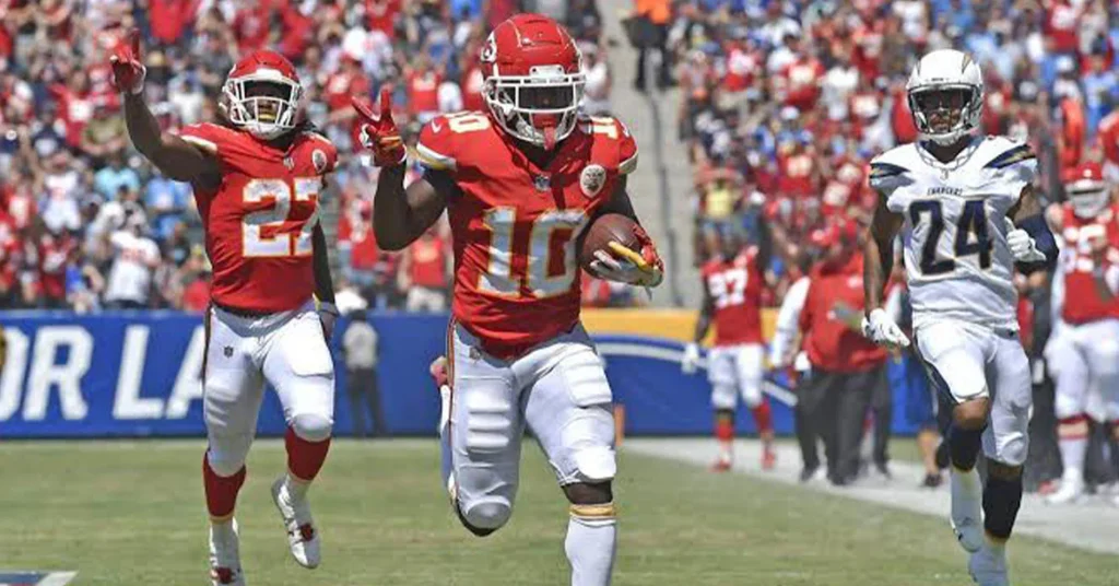 The current image has no alternative text. The file name is: Tyreek-Hill.webp